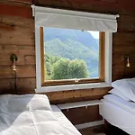 Flo House Tatil Evi Stryn