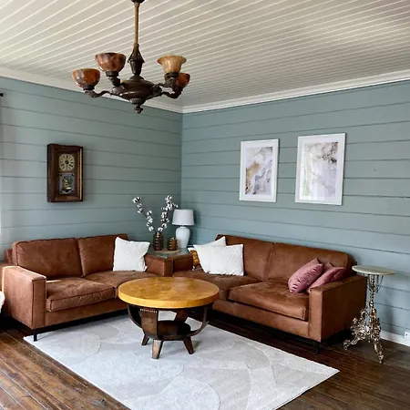 Flo House Holiday home *